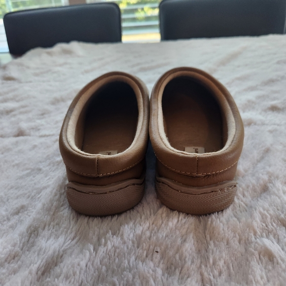 My Slippers Mike Lyndell Great Quality Ladies Size 9 Tan Super Comfortable - Picture 9 of 9